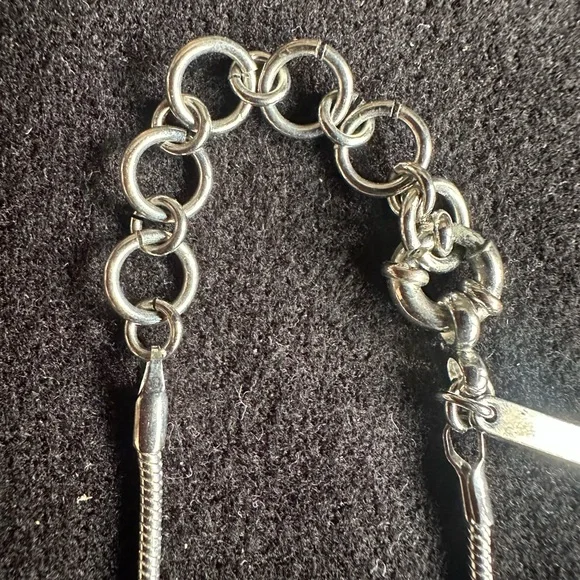 Pretty silver tone circles necklace - Picture 5 of 5